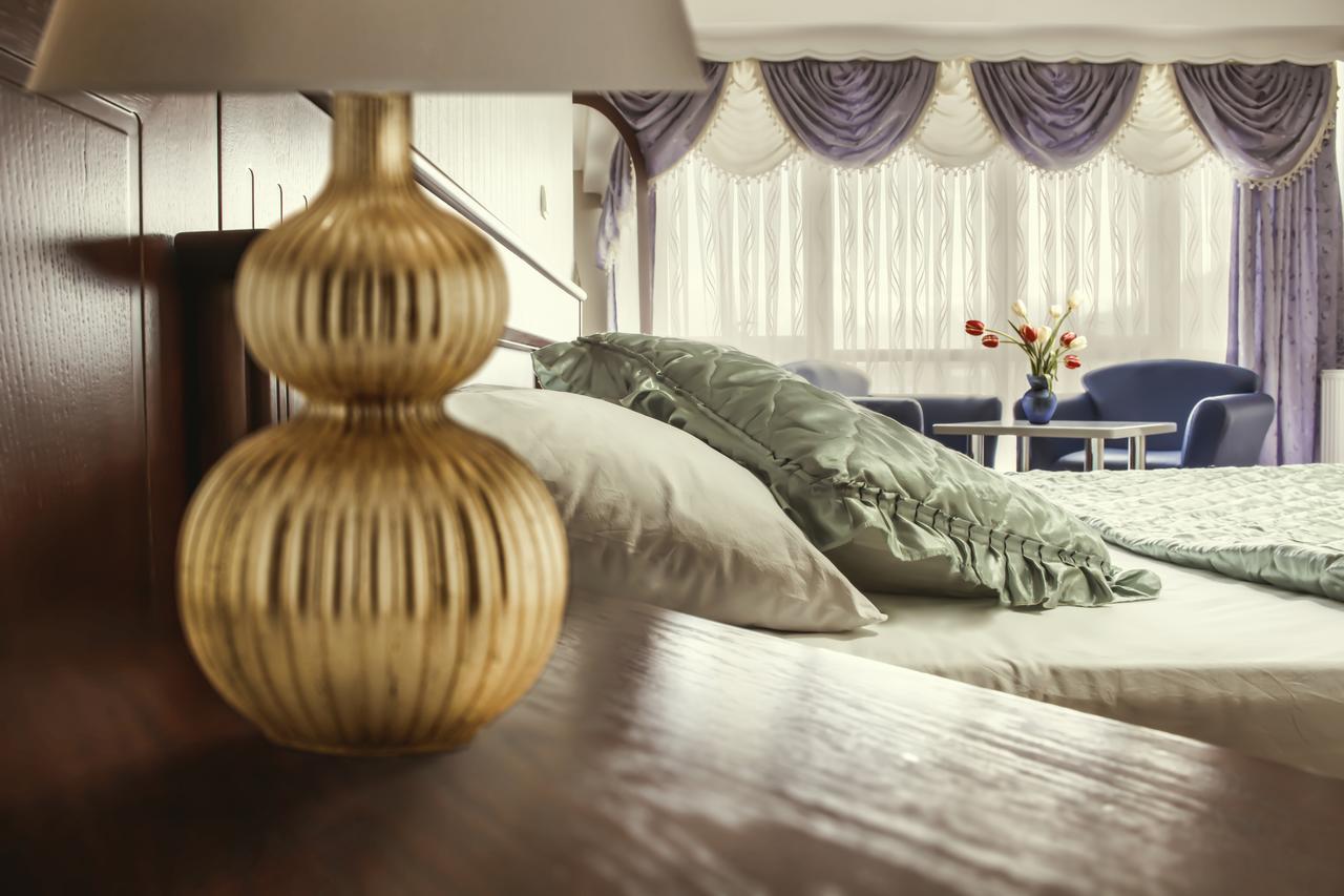 King Hotel Peje Eksteriør bilde