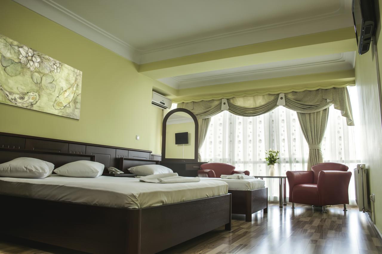 King Hotel Peje Eksteriør bilde